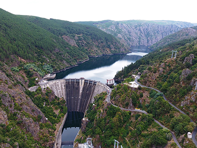 Foto Iberdrola acredita con blockchain que la energía suministrada y consumida es 100% renovable.